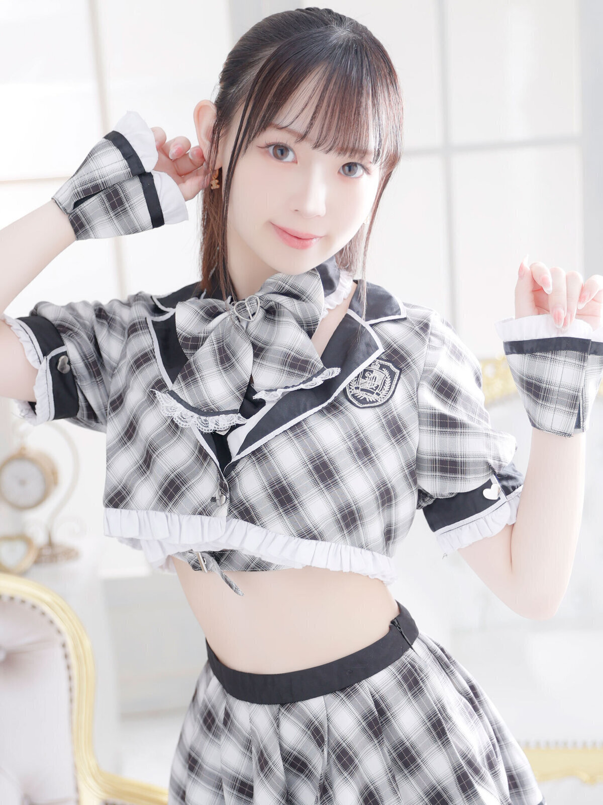 �{������